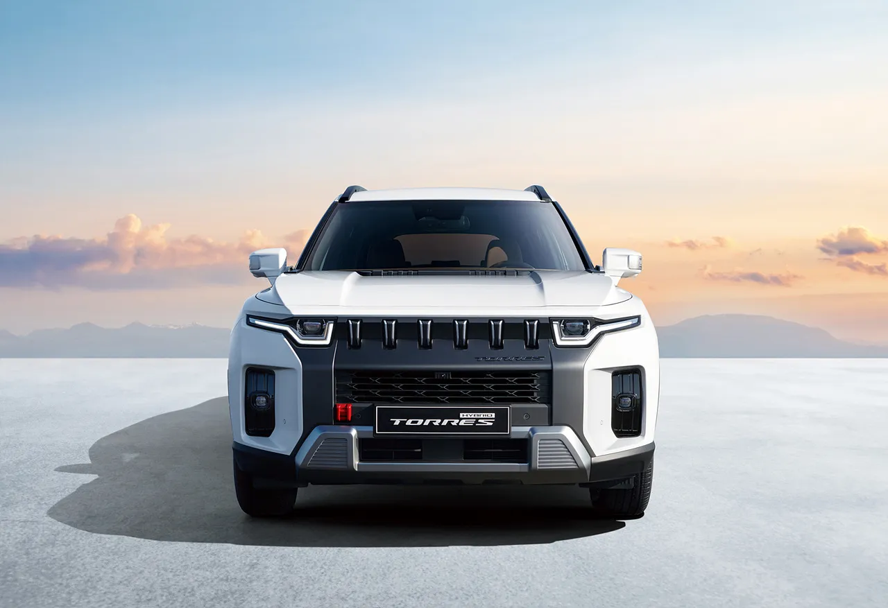 토레스 하이브리드 자동차 이미지