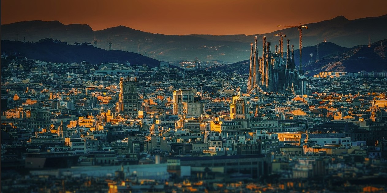 바르셀로나의-사그라다-파밀리아-성당