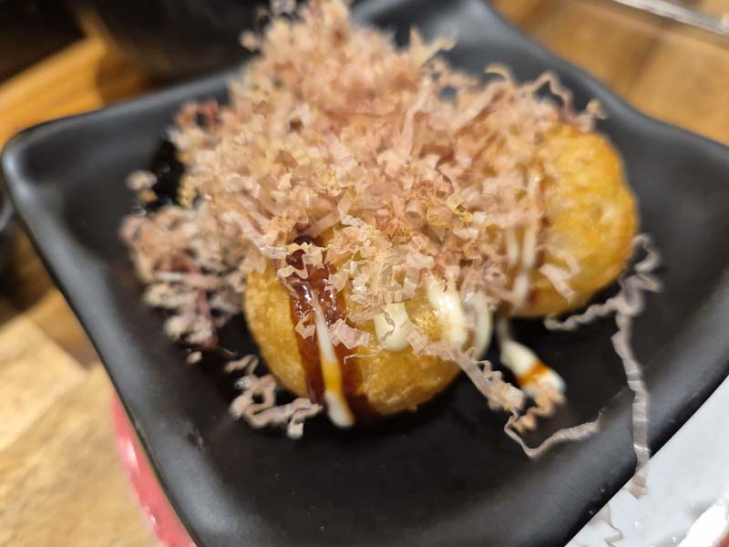 호치민맛집_회전초밥 전문점_미카도스시_7군크레센몰점_타코야키