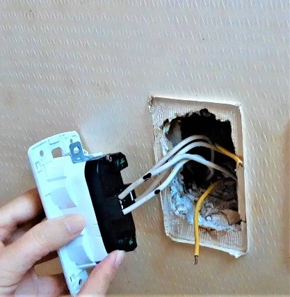 새 콘센트 극성 연결