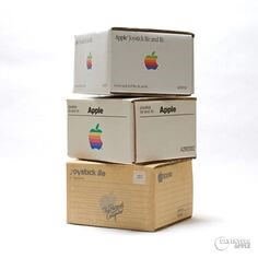 돈다발이-든-사과박스-3상자