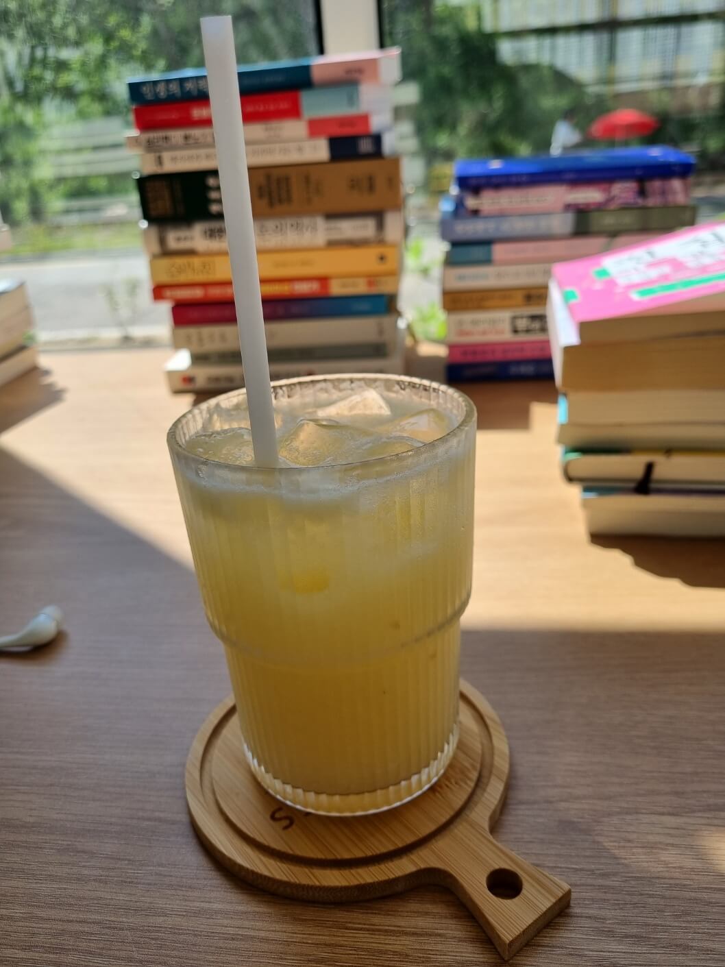 영종도 카페거리 맛집 &amp;#39;속초그바람에&amp;#39; 혼자오기 좋은 북카페 &amp;#39;카페운서동&amp;#39;