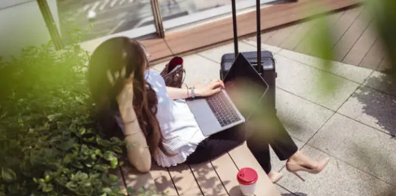 일과 여행을 동시에