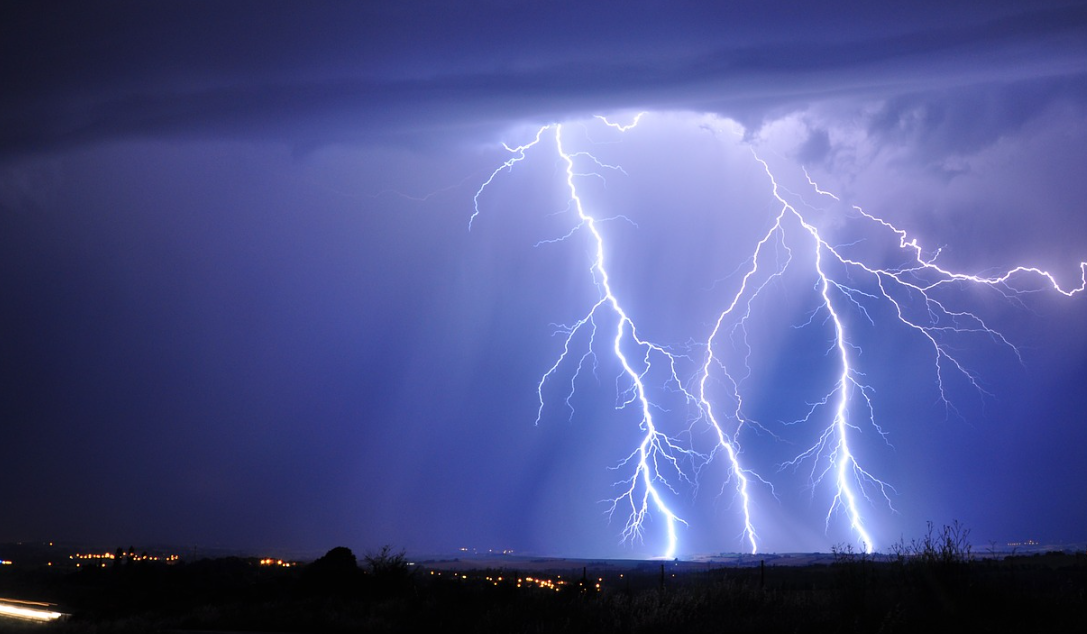 "번개가 한 번 친 곳에 다시 안 친다?" - 잘못된 상식 바로잡기