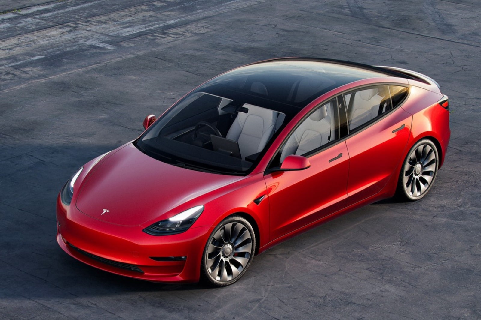 테슬라 모델 3입니다. 모델 Y도 국내 실적을 거들고 있죠.