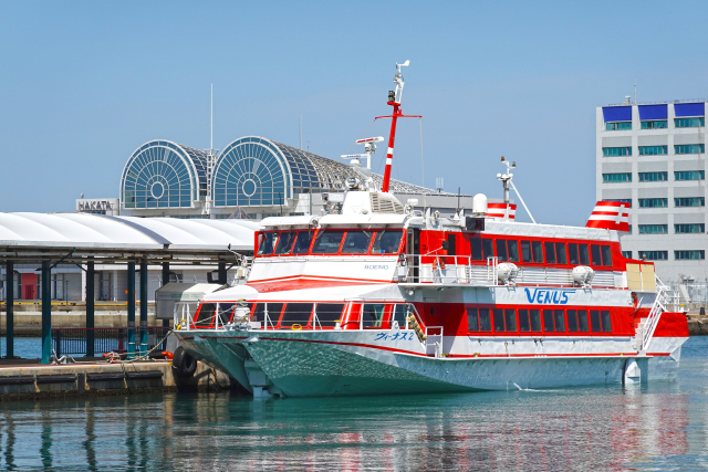 하카타항 정박 페리 / 출처=PhotoAC