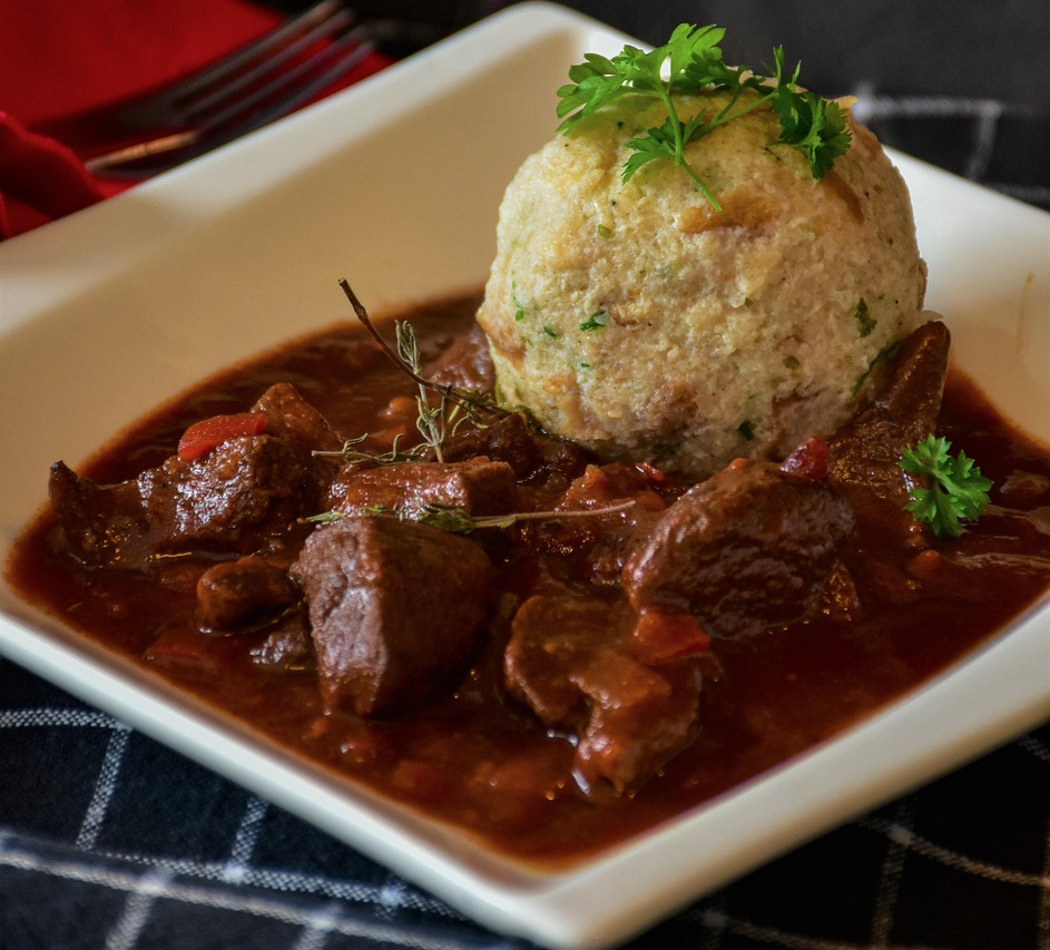 체코 가정식 대표요리 굴라쉬