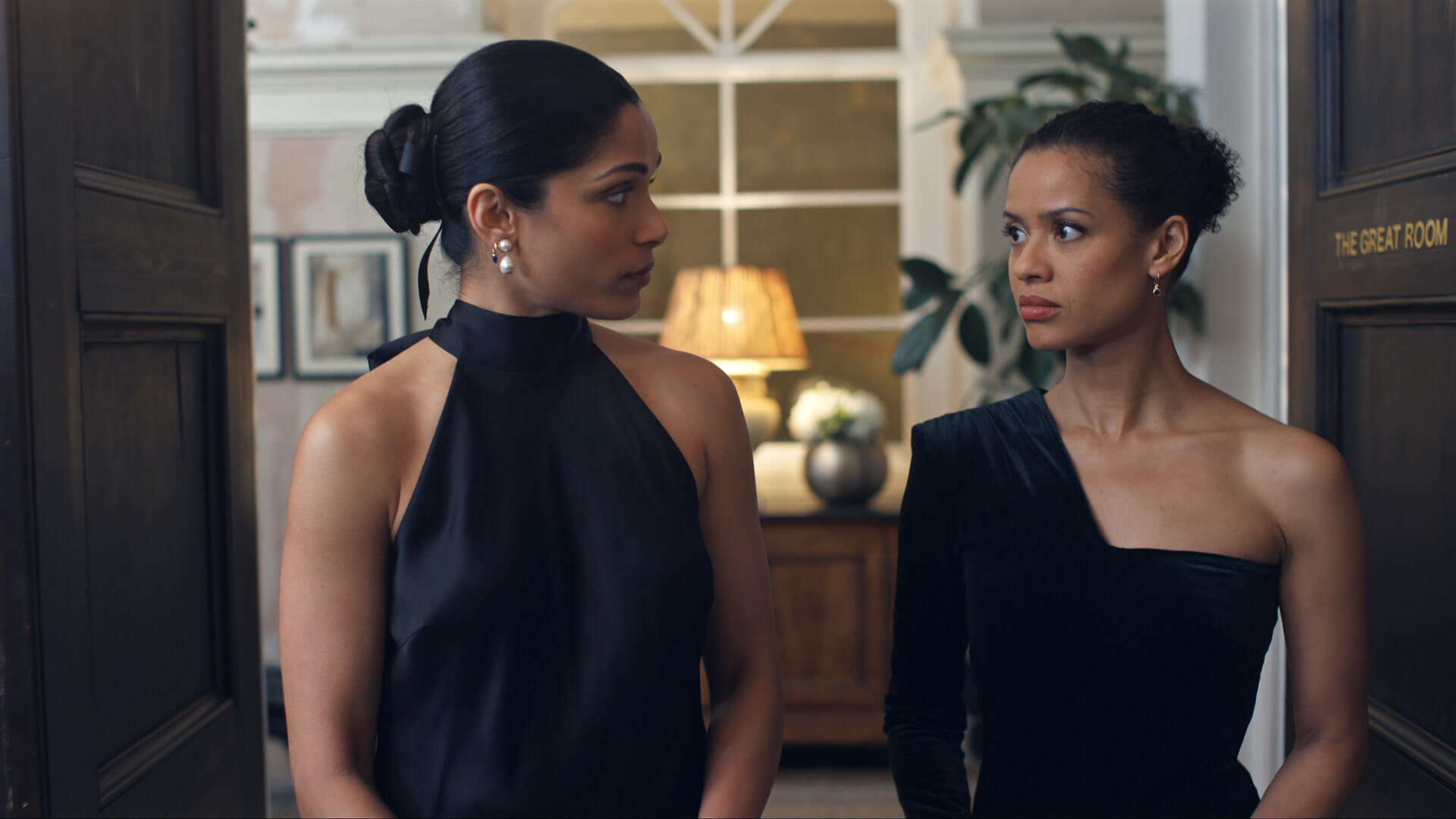 우먼 인 더 워터