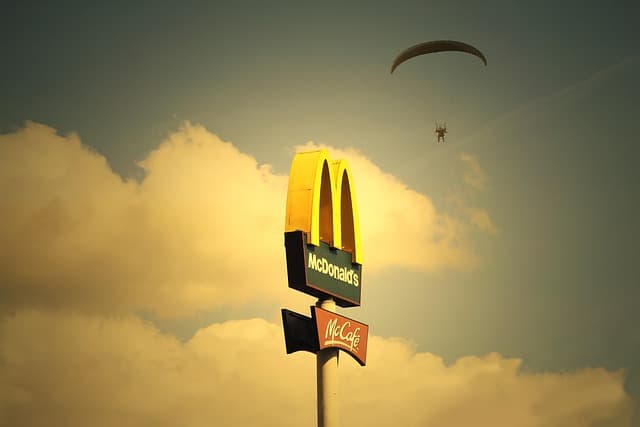 맥도날드 주가 분석&middot;기업가치 총정리: McDonald&rsquo;s (MCD) 투자전략