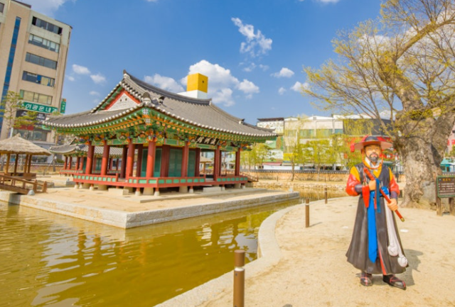 강원감영전경