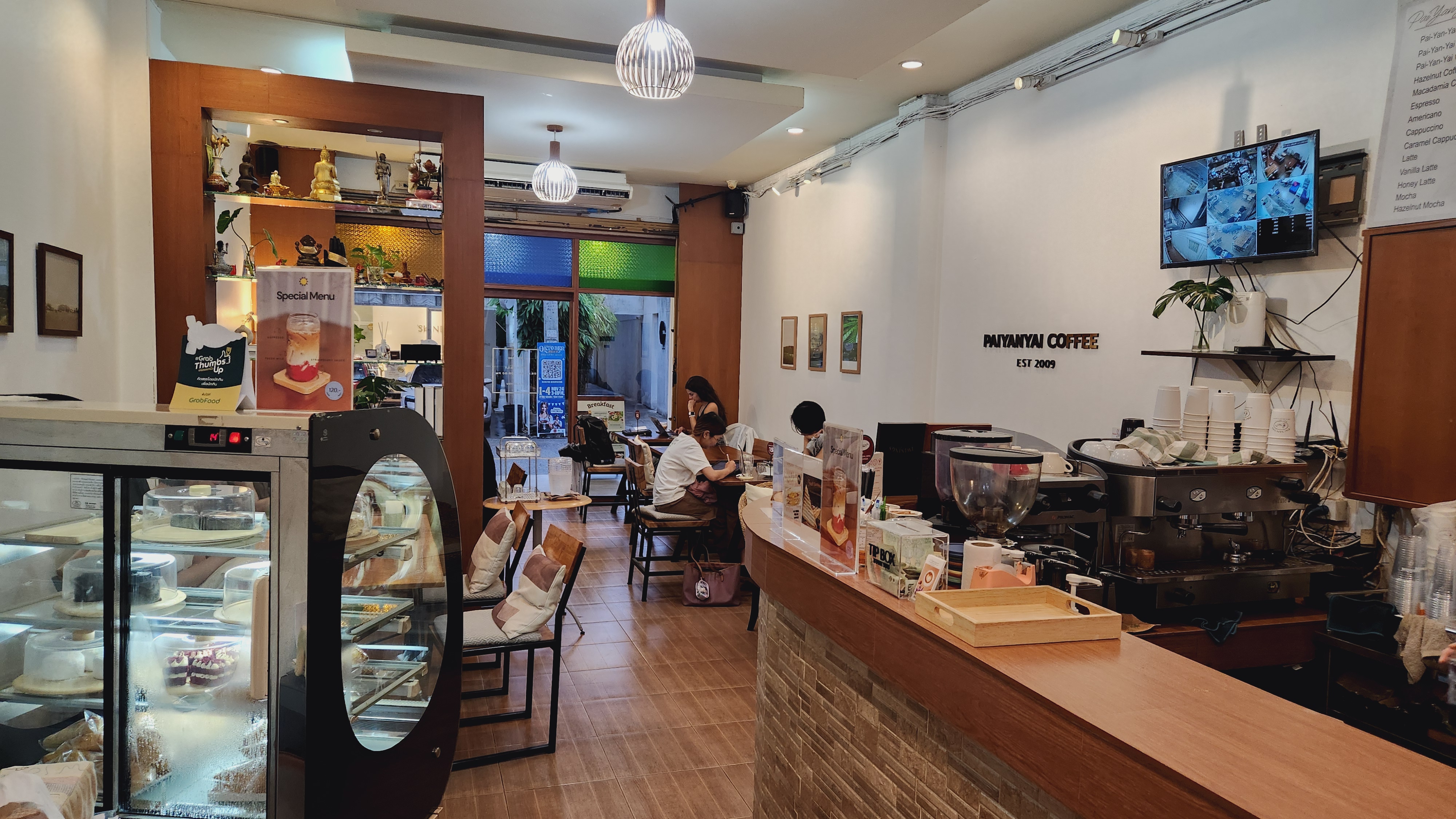 카페-1층과-2층-모습