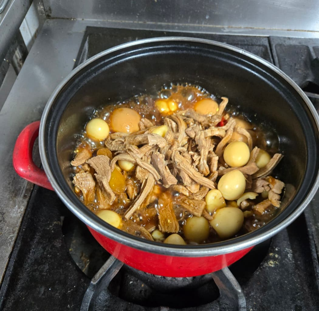 돼지고기 메추리알 장조림