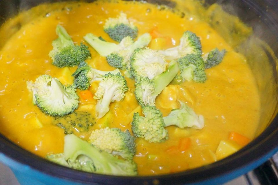 브로콜리-넣은-카레