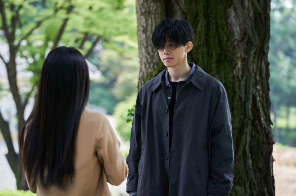 영화-파과-김무열-신시아-스틸컷