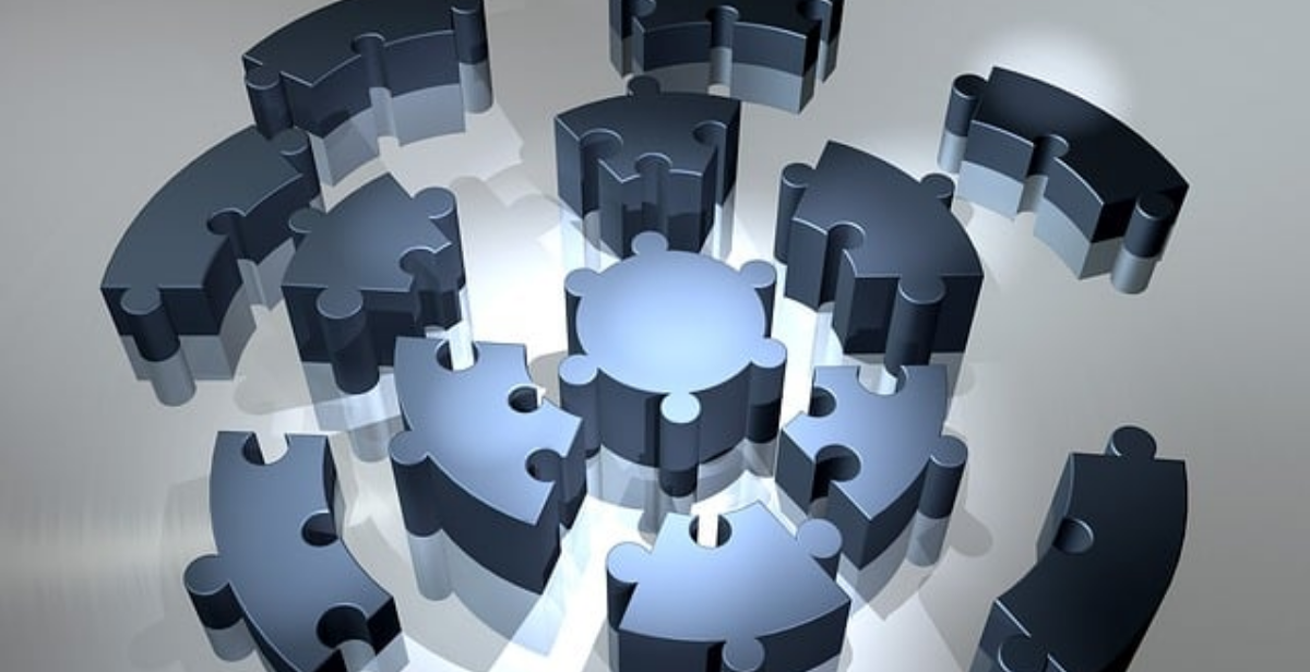 퍼즐이 흩어져있다.