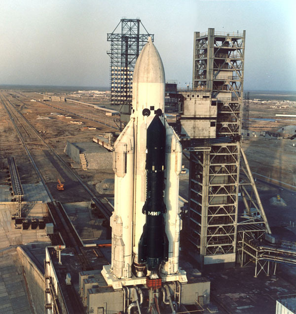 에네르기아 발사체에 탑재된 폴류스 전투위성