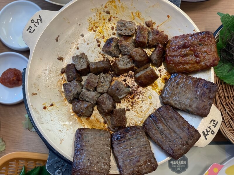 아산 온양 맛집 쌍교숯불갈비 커팅한 돼지 떡갈비