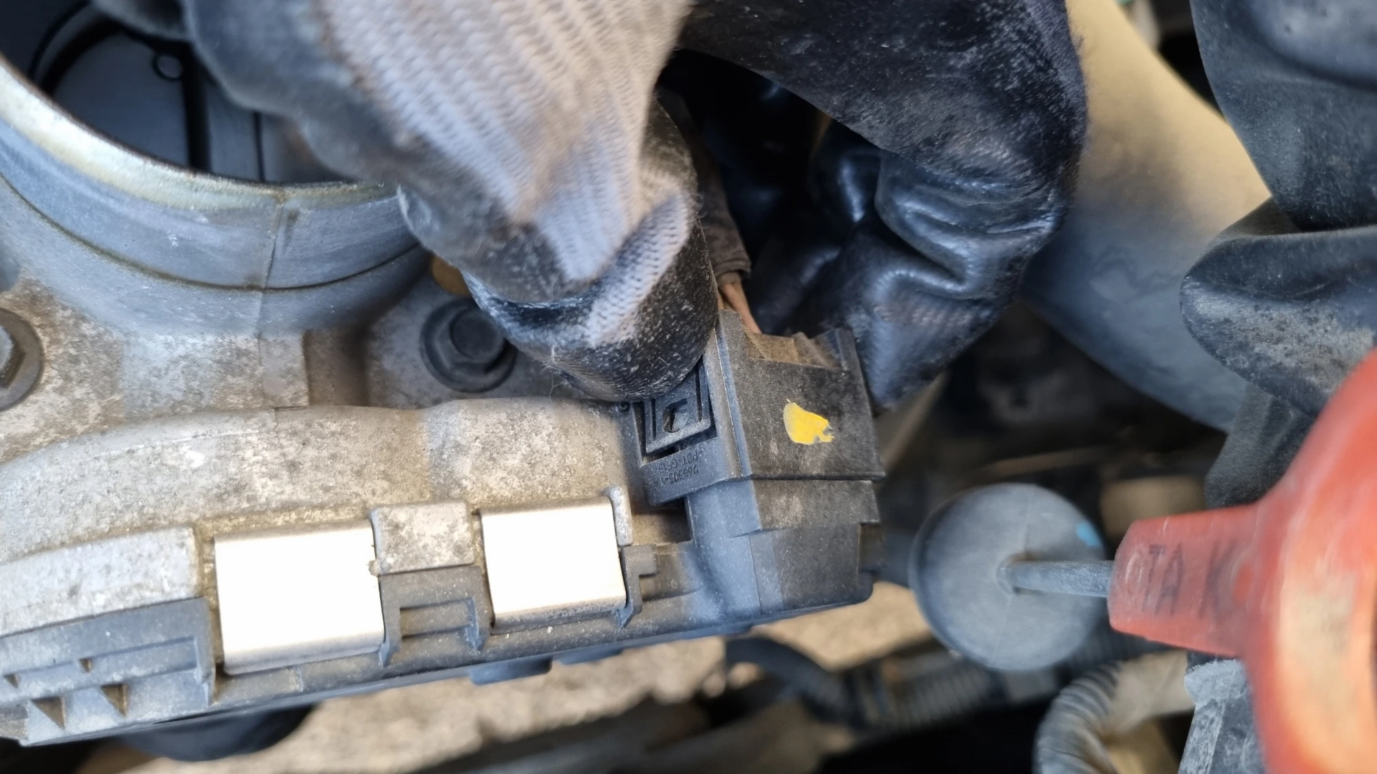 스로틀바디 잭 빼는 방법