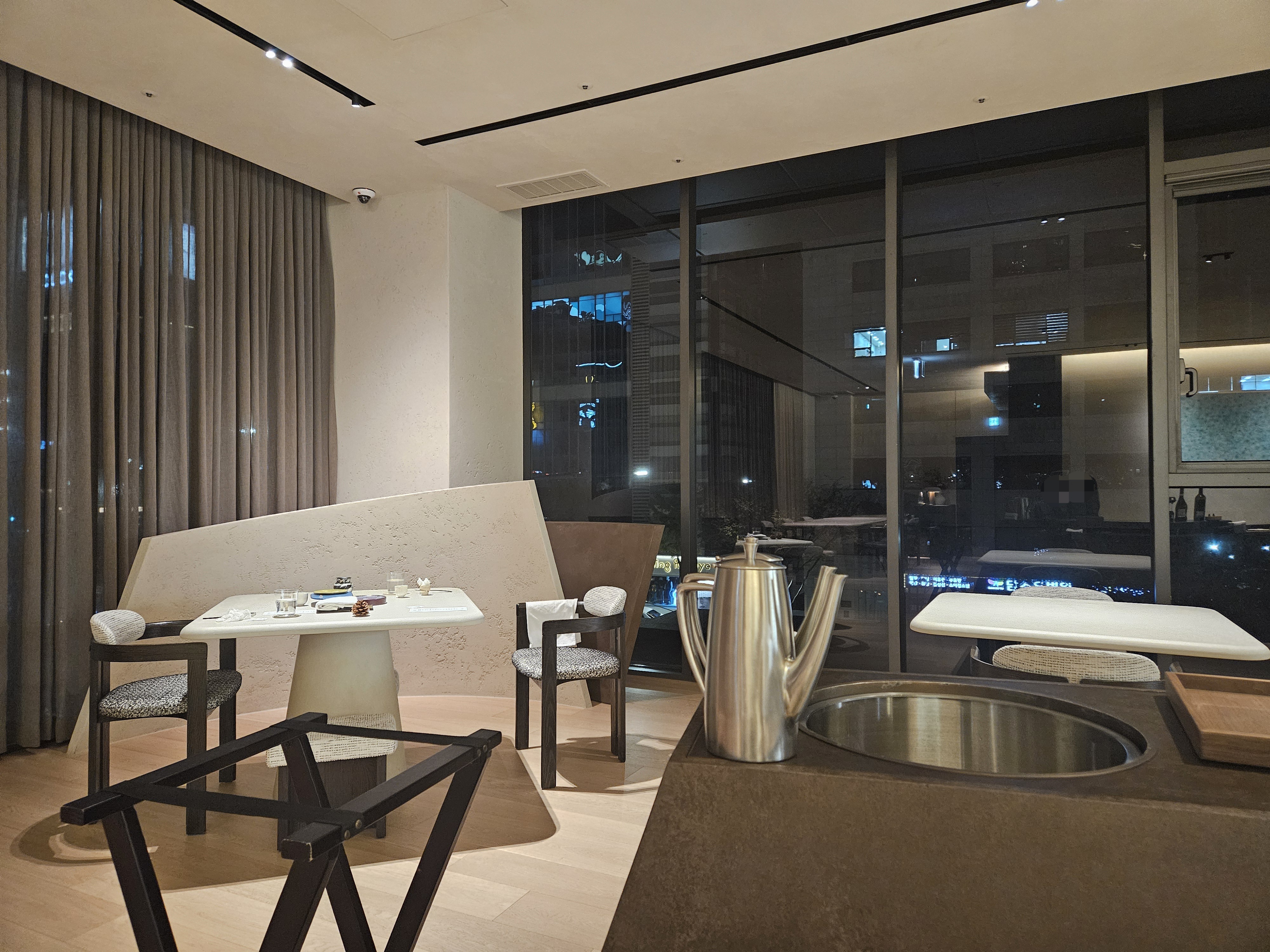 메인 다이닝 룸