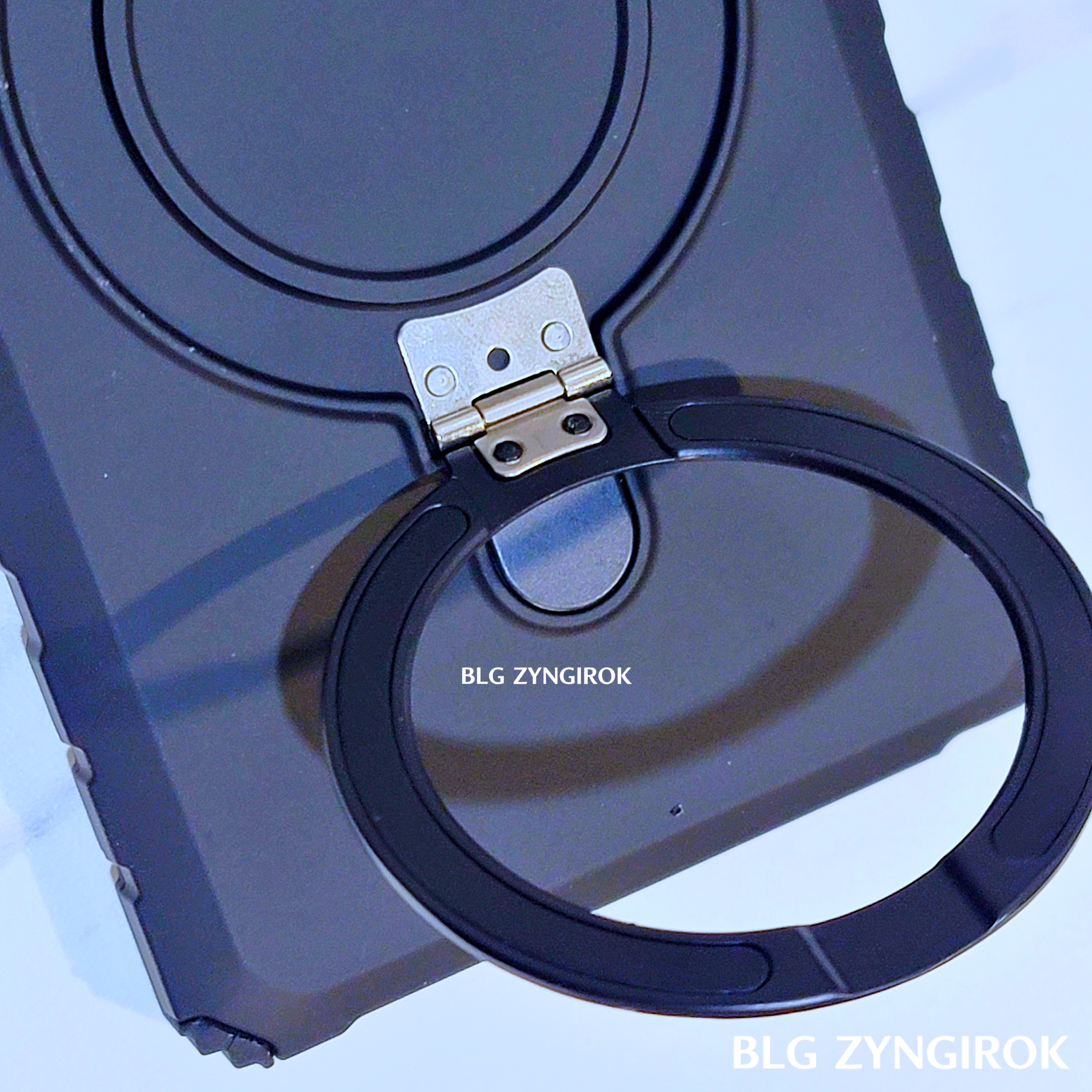 알리에서 구매한 삼성 갤럭시 노트20 울트라 케이스 - 힌지를 120도 정도 펼친 모습이다.