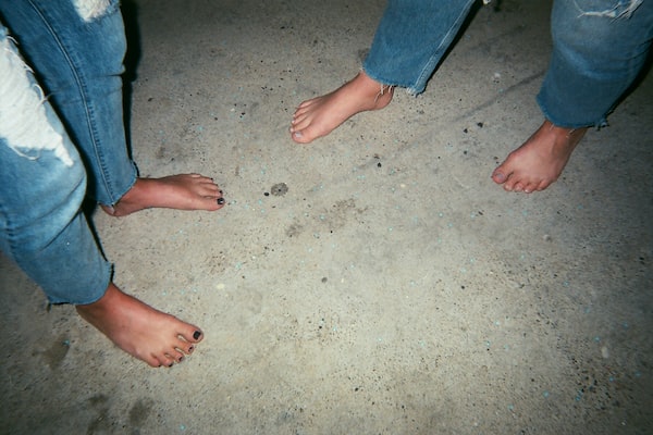 올바른 발 관리 방법 크림과 보습제를 선택하는 방법과 팁