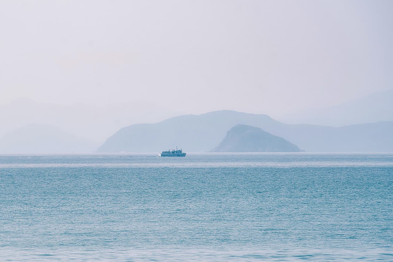 ✈️ 비행기 타기 전, 환율 계산 한 번으로 여행 경비 10만 원 아끼는 법 (2025 최신판)