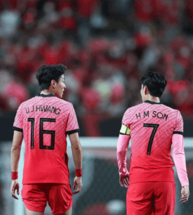 월드컵 아시아2차예선 대한민국 vs 중국 10번 선수 7번 선수