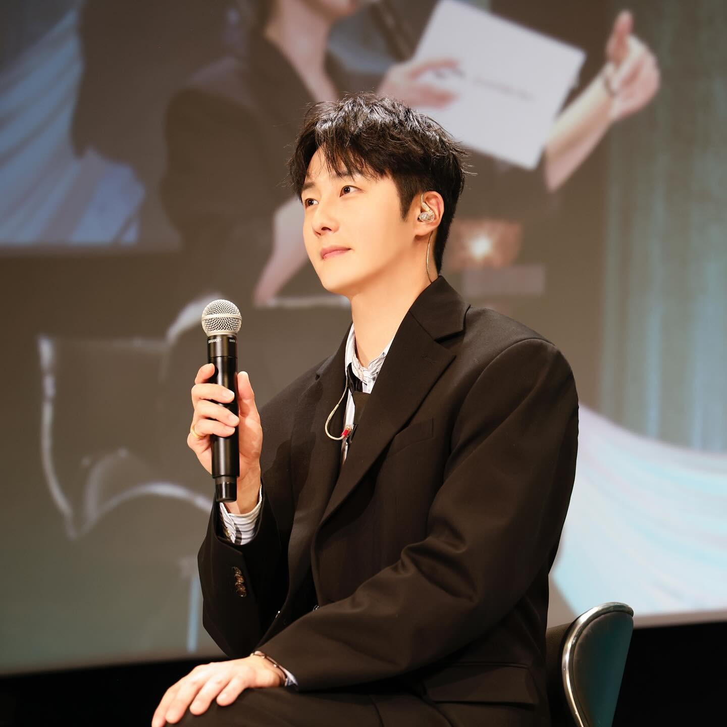 정일우 