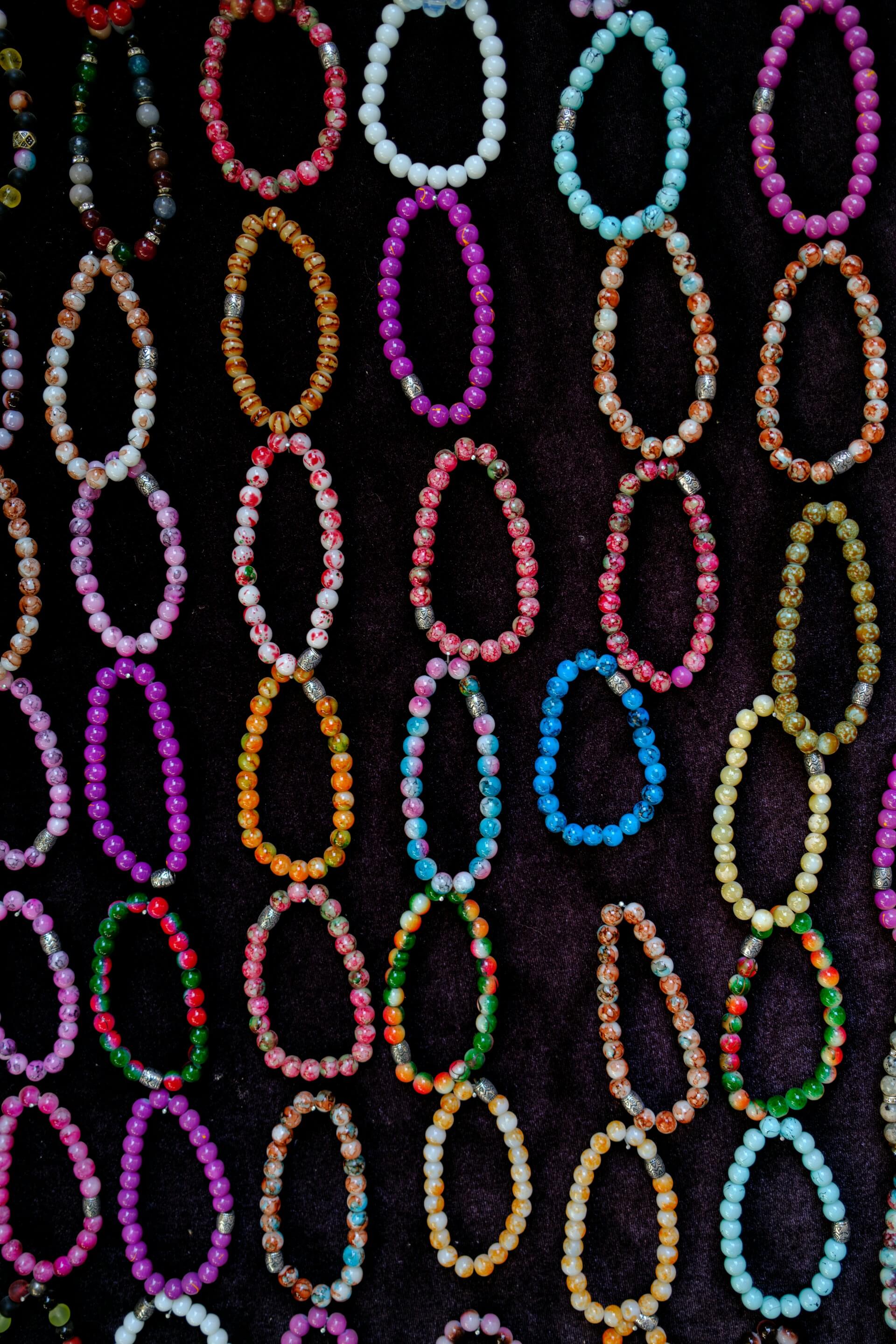 조용한 취미로 만드는 비즈 액세서리 ― 팔찌·반지·목걸이 디자인 구성법