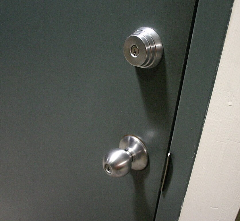 door knob and deadbolt