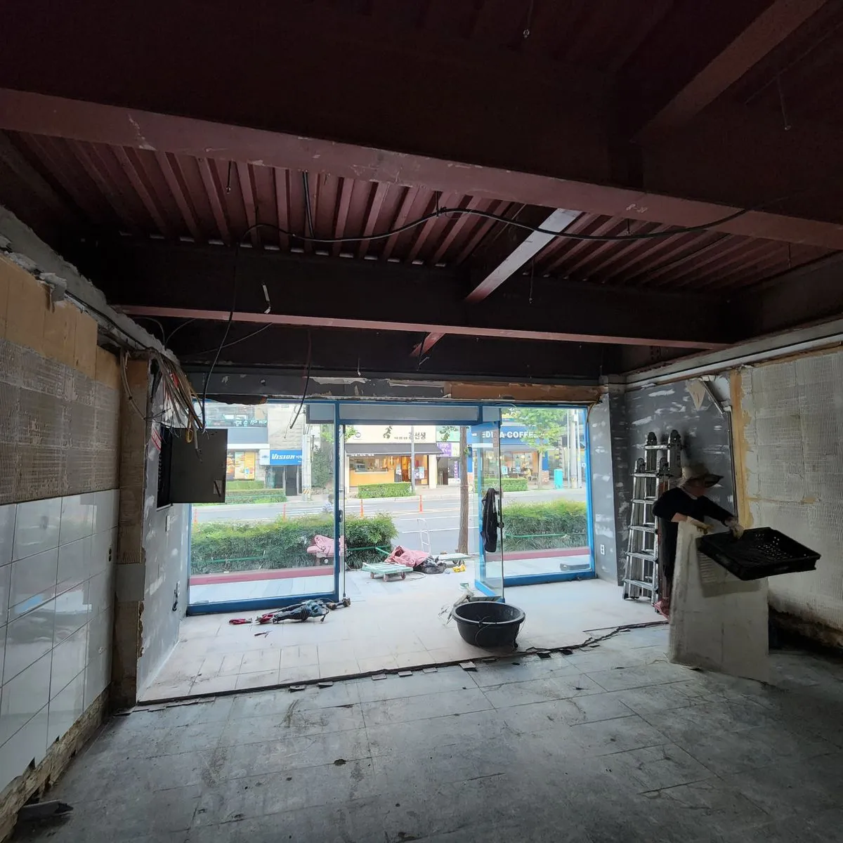 c1fd1ffb-5f9d-4f5a-888a-fd66f6637d1d