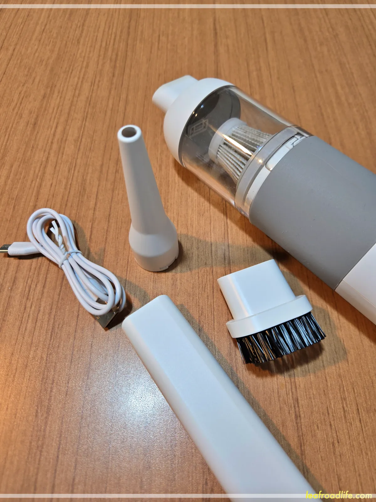 알리오-휴대용-이지클린-무선-청소기-구성품