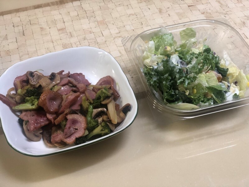 샐러드-오리고기-브로콜리-버섯