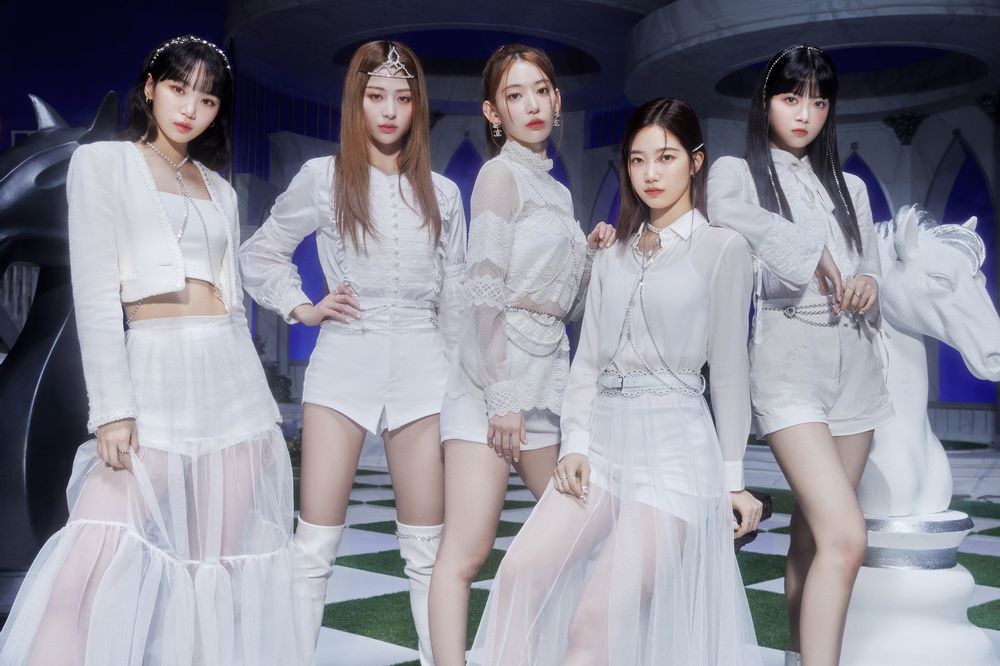 걸그룹 르세라핌의 사진