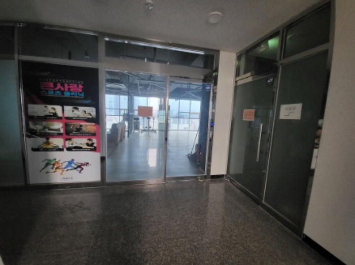 전주지방법원2022타경5340 목록10 내지 목록13의 출입문 전경