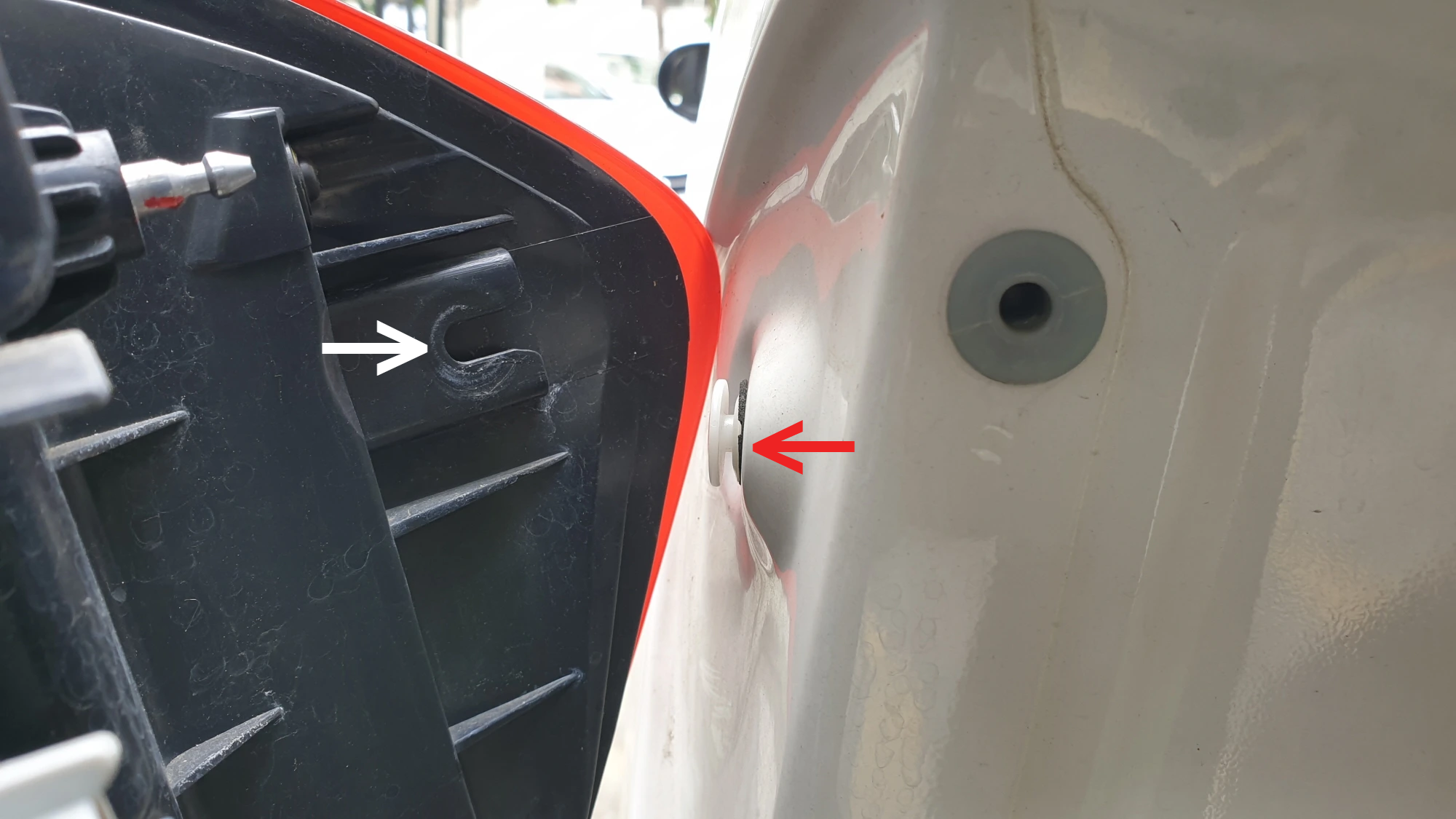 옆면 걸쇠 위치