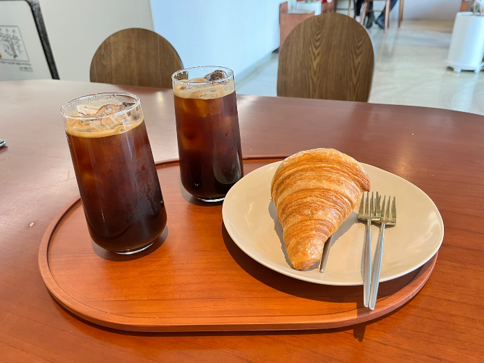 아아와 크로와상