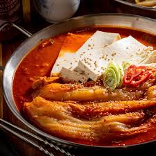깊은 맛을 낸 묵은지찜 완성 모습