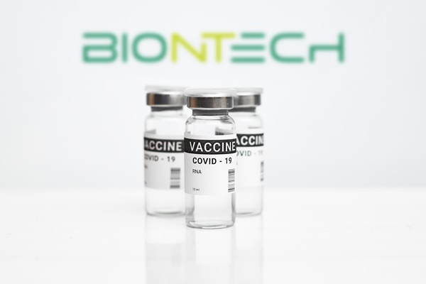 백신접종 우선순위 이미지 입니다.