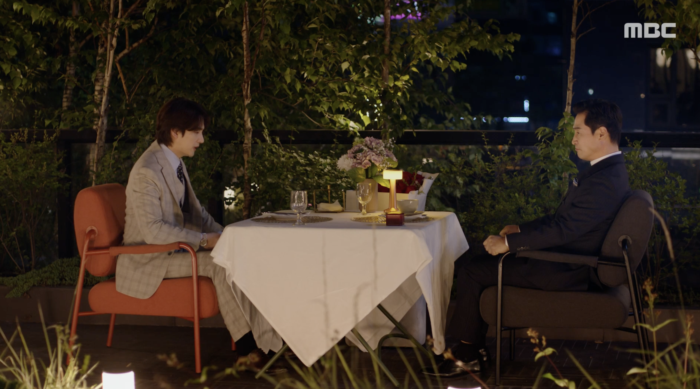 태양을 삼킨 여자 58회, 위기의 시작