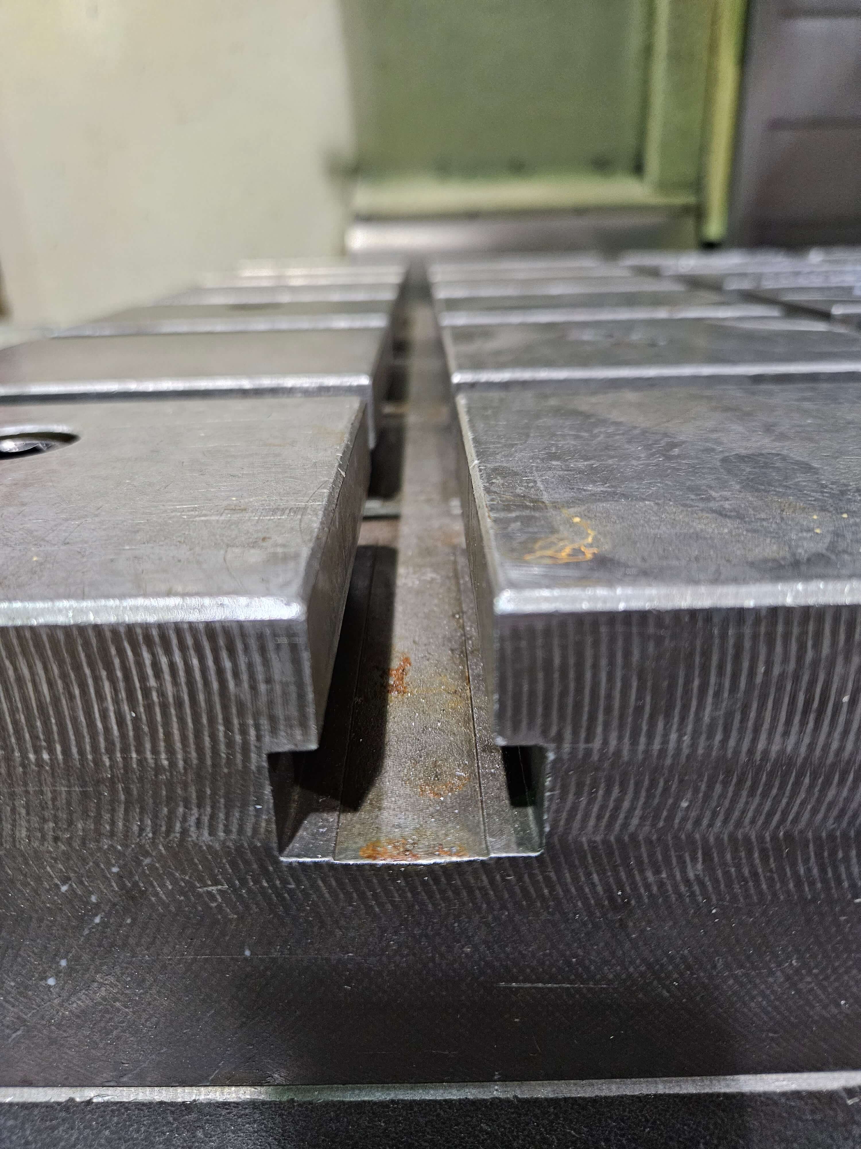 T홈 가공 및 디귿자 형식 가공