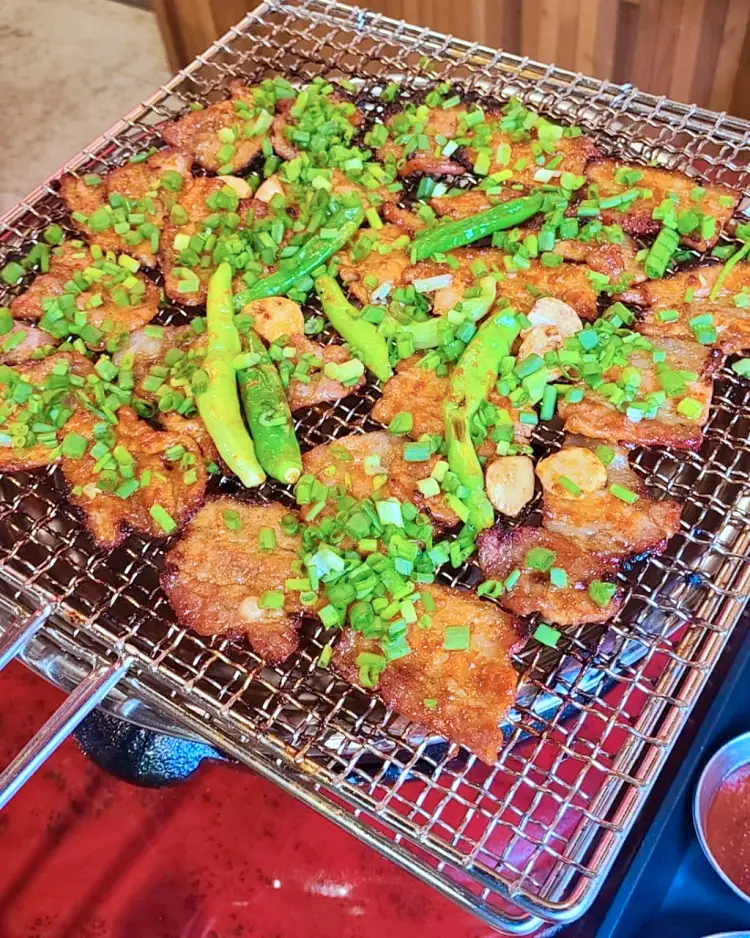 줄서는식당 김준호 추천 고추장 삼겹살, 숯불 초벌 쪽갈비, 물갈비 구수한 청국장 맛있는 식당 강남 선릉역 맛집 소개