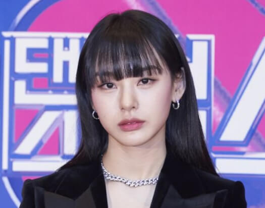 카메라를-응시하는-노제