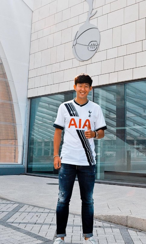 손흥민 유로파 결승 진출! 첫 우승 도전 시작됐다 관련 사진 3