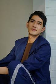 엄태구 프로필 필모그래피 수상경력 놀아주는 여자 주연