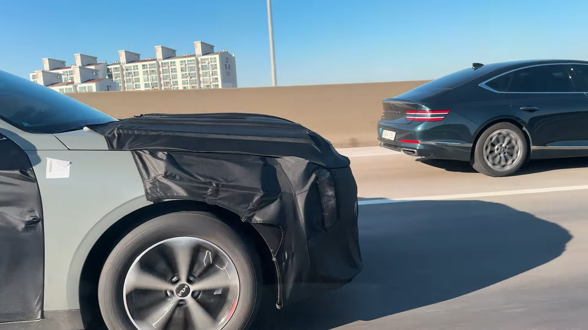 기아 K8 페이스리프트 위장막 테스트카