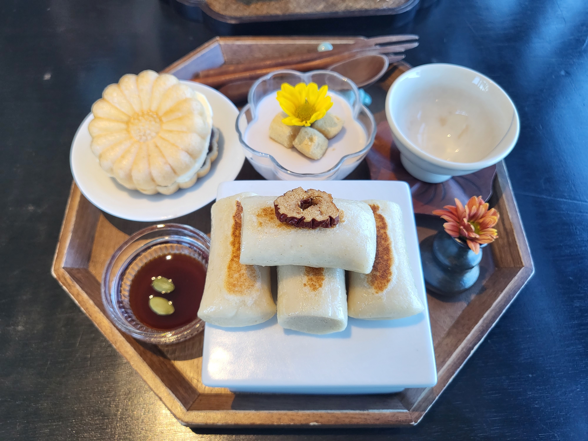 차덕분:영종도 구읍뱃터 바닷가 전망 이쁜 전통카페 차와 디저트 메뉴