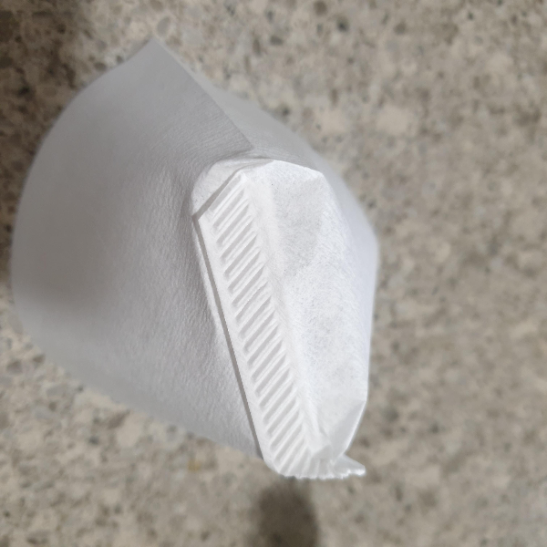 칼리타 드리퍼를 사용한 커피 추출 레시피 with 다이소 드립포트_필터 하단 부 모양 만들기