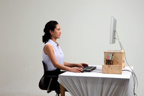 노트북거치대 구매 전후 목 통증 해소 효과