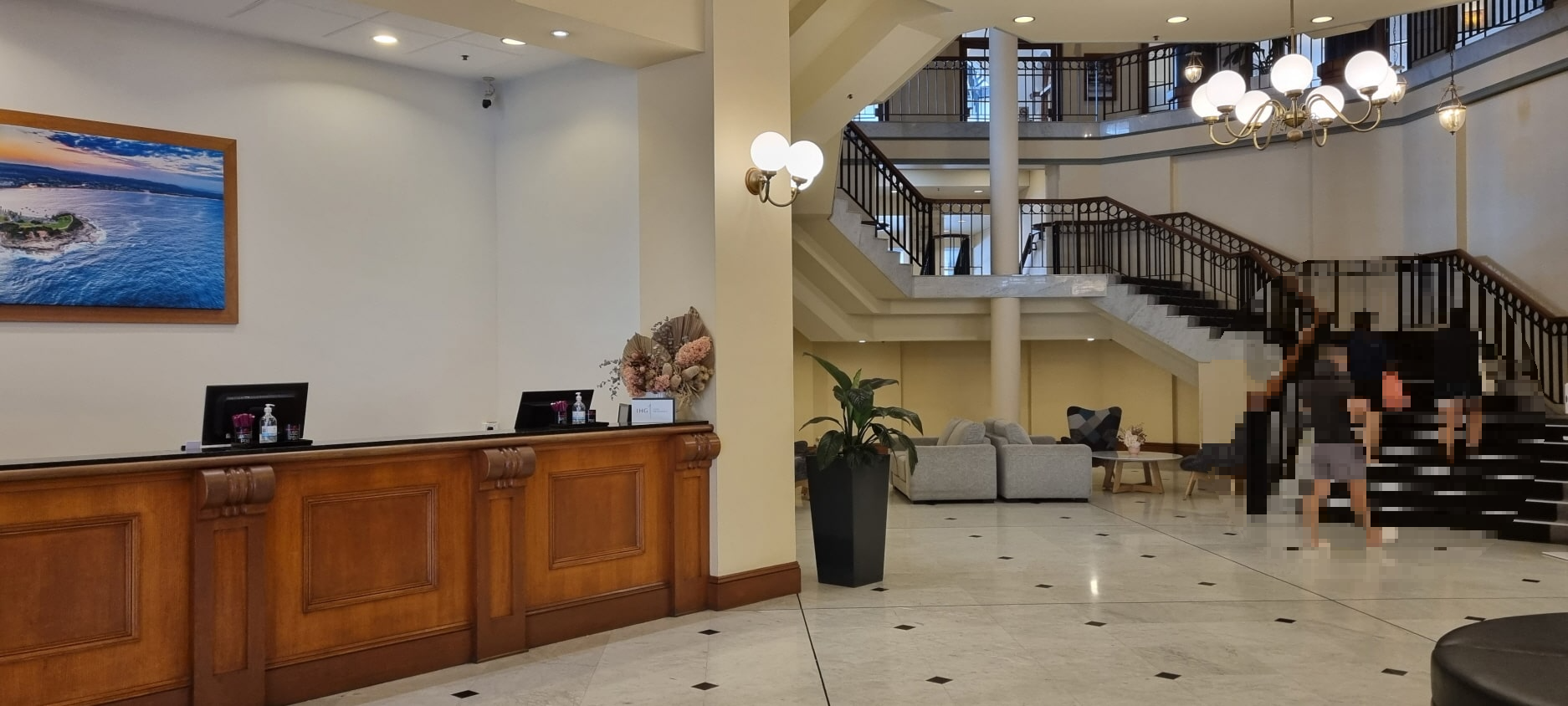 테리걸 호텔 크라운 플라자